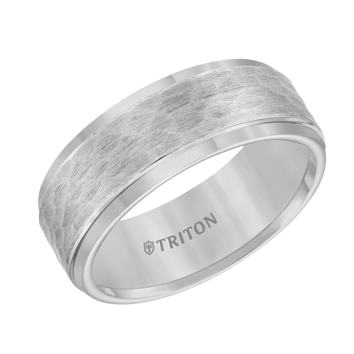 Step Edge Hammered Center Wedding Band