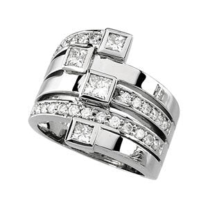14K White 1 1/3 CTW Diamond Right Hand Ring